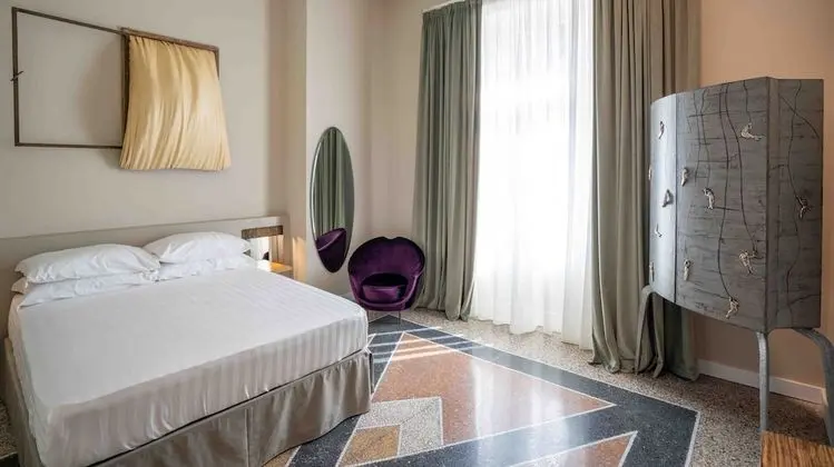 Superior Tek Büyük Yataklı Oda