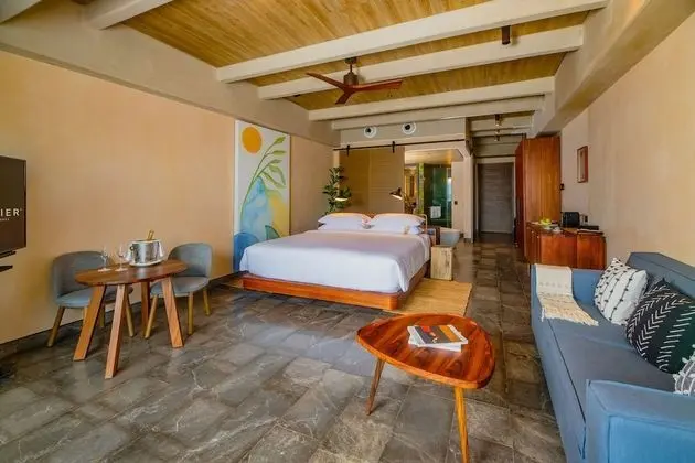 Junior Suite Ocean View - King