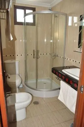 Tek Büyük Yataklı Oda, 1 Çift Kişilik Yatak