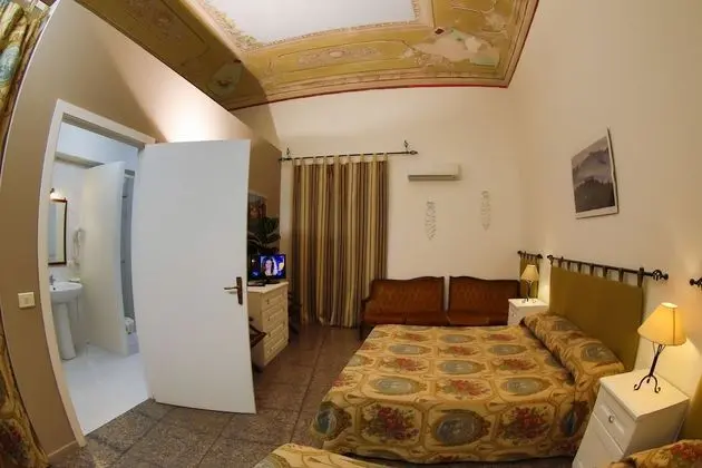 Dört Kişilik Oda, Şehir Manzaralı