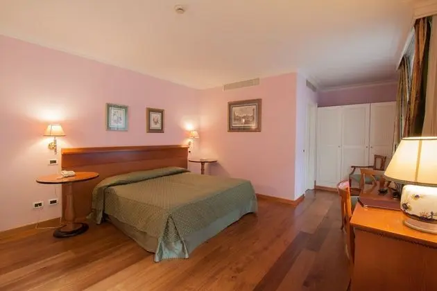 İki Ayrı Yataklı Oda, 2 Tek Kişilik Yatak