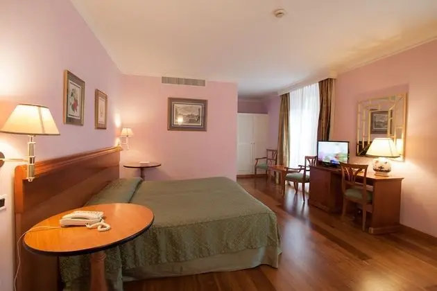 İki Ayrı Yataklı Oda, 2 Tek Kişilik Yatak