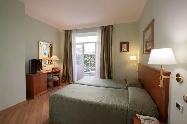 İki Ayrı Yataklı Oda, 2 Tek Kişilik Yatak