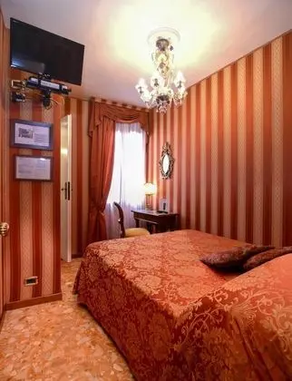 Classic Tek Büyük veya İki Ayrı Yataklı Oda