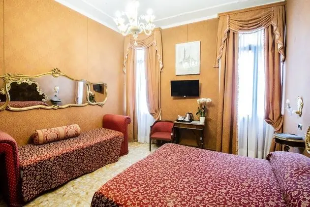 Classic Üç Kişilik Oda