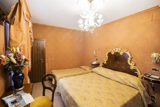 Classic Üç Kişilik Oda