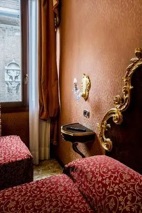 Classic Üç Kişilik Oda