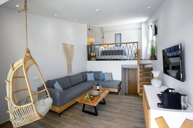 Atermono Suite, Split Level, Sea View, Private Pool