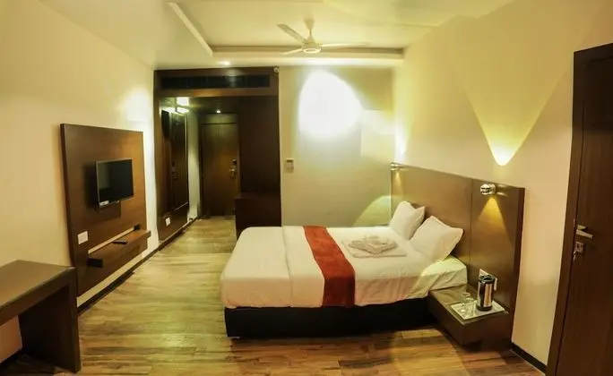 Deluxe Tek Büyük Yataklı Oda