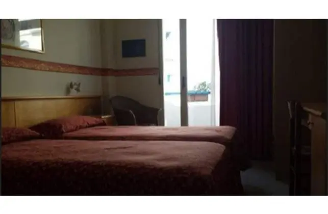 Tek Büyük veya İki Ayrı Yataklı Oda