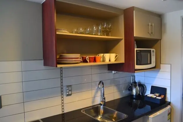 Standard Stüdyo, Sigara İçilmez, Küçük Mutfak (1 Night in Christchurch..)