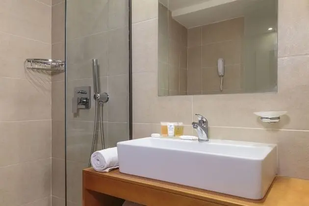 Standard Tek Büyük veya İki Ayrı Yataklı Oda