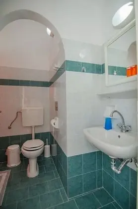 Üç Kişilik Oda, Bahçe Manzaralı