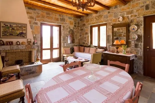 Traditional Stone Studio