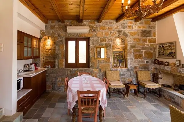 Traditional Stone Studio