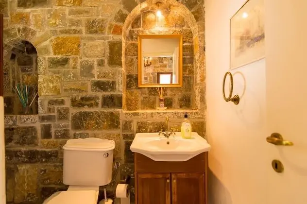 Traditional Stone Studio