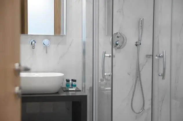 Standard Tek Büyük veya İki Ayrı Yataklı Oda