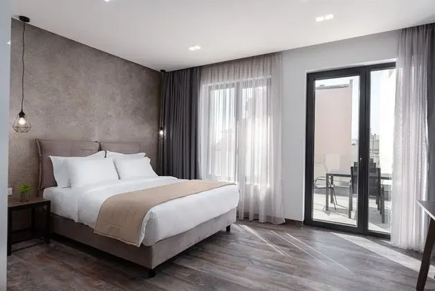 Standard Oda, 1 Büyük (Queen) Boy Yatak