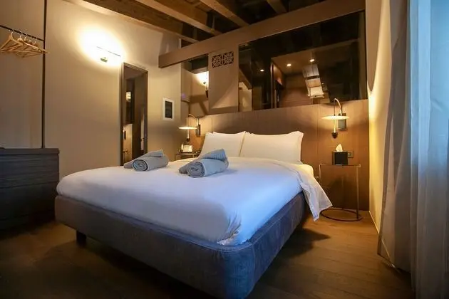 Attic Room with Outdoor Hot Tub
