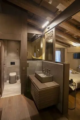 Attic Room with Outdoor Hot Tub