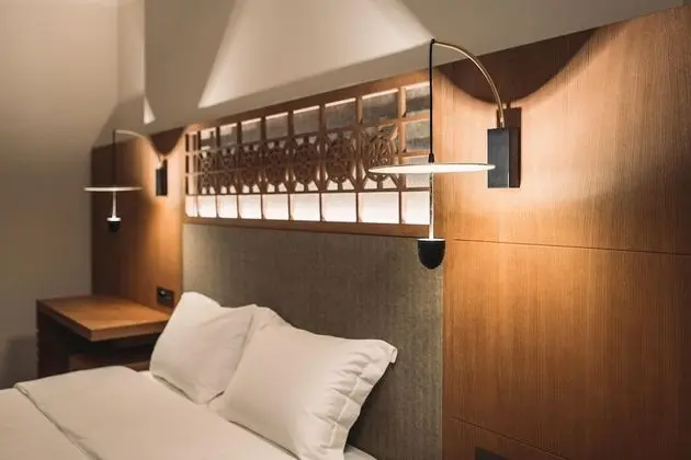 Superior Athenian Room