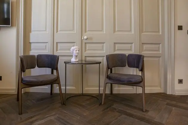 Superior Athenian Room