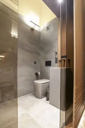 Superior Athenian Room
