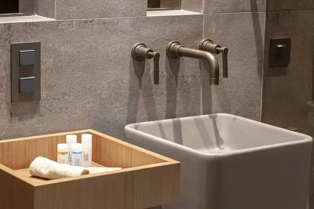Superior Athenian Room