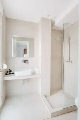 6 Bed Female Pod-Room, Balcony & Ensuite