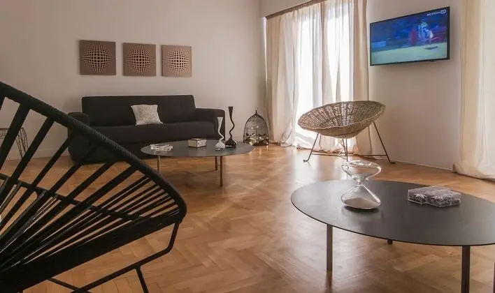 Grand Apart Daire (Vourvachi 11-13 str, zip code 11742)
