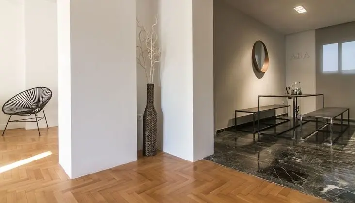 Grand Apart Daire (Vourvachi 11-13 str, zip code 11742)