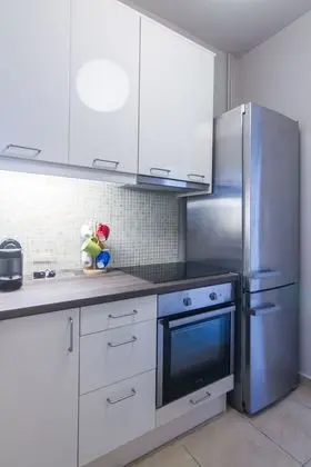 Junior Apart Daire (Veikou 61 str, zip code 11741)