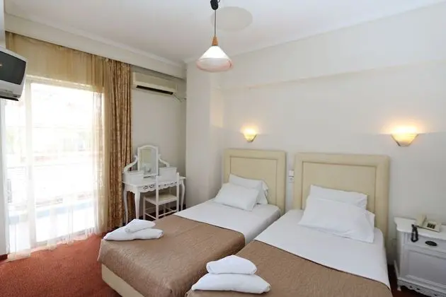 Tek Büyük veya İki Ayrı Yataklı Oda