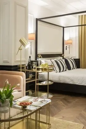 Deluxe King Room
