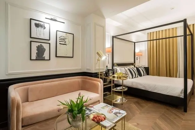 Deluxe King Room