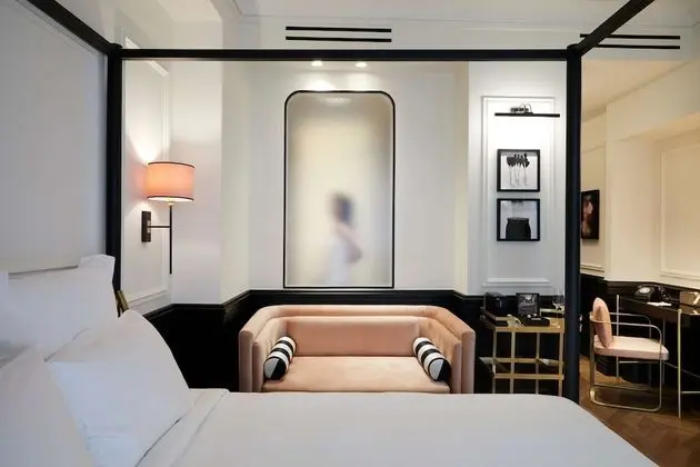 Deluxe King Room with Balcony