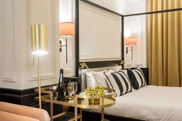 Deluxe King Room with Balcony