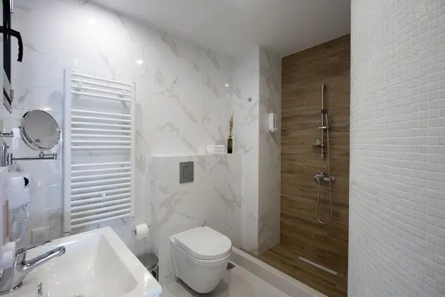 Junior Tek Büyük Yataklı Oda