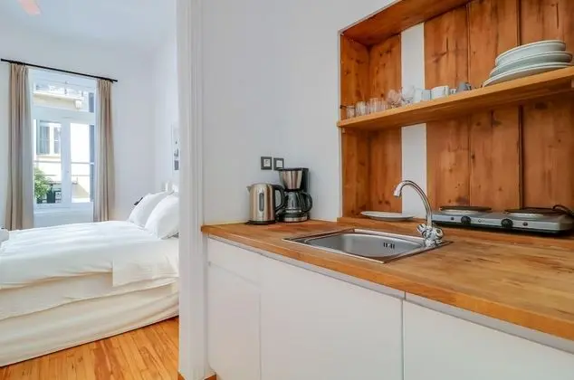 B1 One Bedroom Apartment, Street View