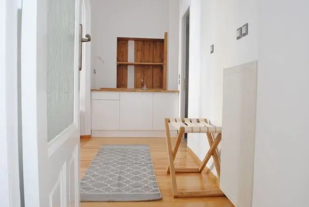 B1 One Bedroom Apartment, Street View
