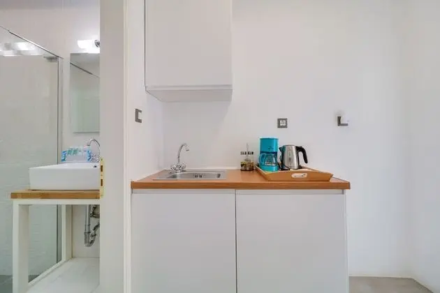 B2 One Bedroom Apartment,Terrace over the Courtyard