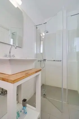 B2 One Bedroom Apartment,Terrace over the Courtyard