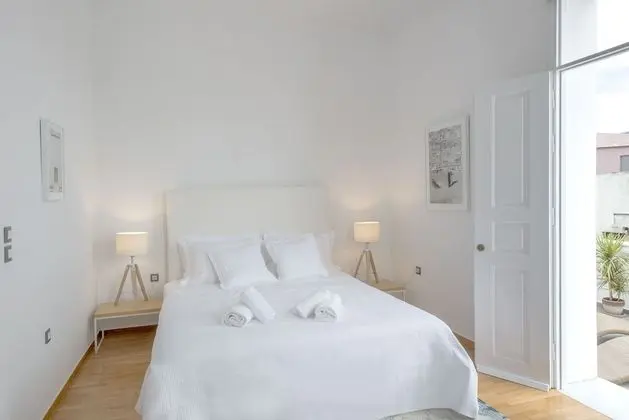 C2 One Bedroom Apartment, Terrace and City View