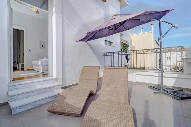 C2 One Bedroom Apartment, Terrace and City View