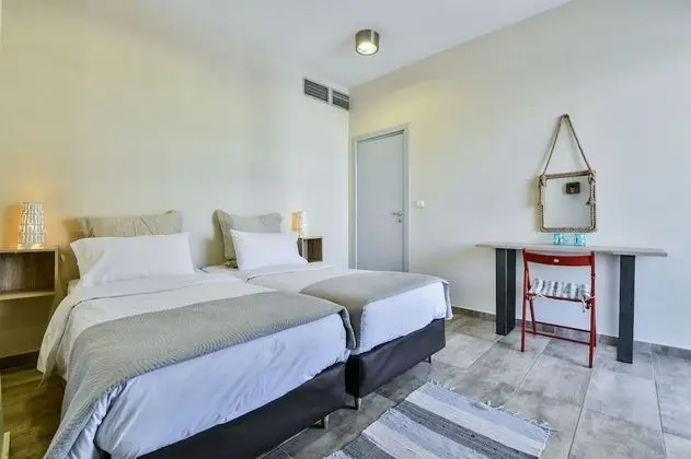 Apart Daire (Temple of Olympian Zeus view-2d Floor)