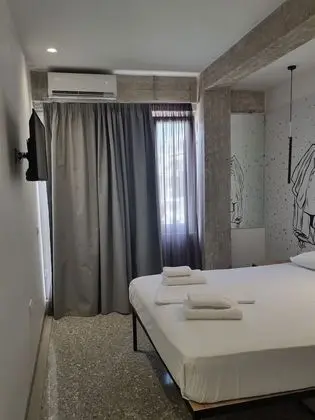 Standard Tek Büyük Yataklı Oda
