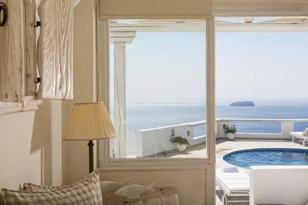 Junior Suit With Views