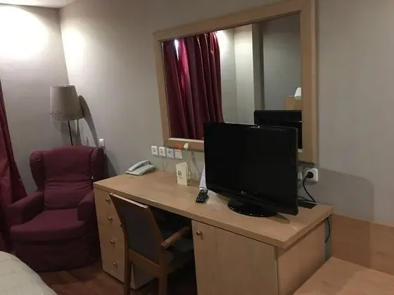 Economy Büyük Yataklı Tek Kişilik Oda