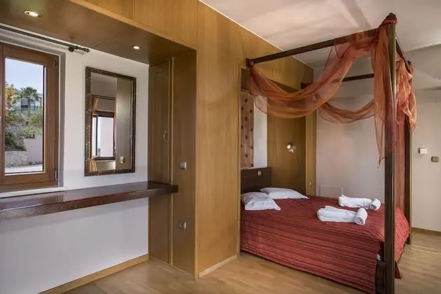 Villa, 2 Yatak Odası, Kişiye Özel Havuzlu, Deniz Manzaralı (Rogdia)
