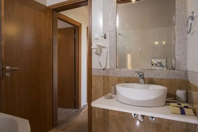 Villa, 3 Yatak Odası, Kişiye Özel Havuzlu, Deniz Manzaralı (Mirtia)